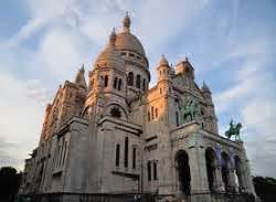 The construction of the basilica began in 1875 and it took nearly 39 years for it to be completed in 1914. It is said that the commission to build the